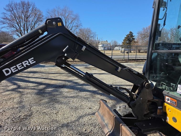 image for item FI0882 2017 John Deere 26G mini excavator