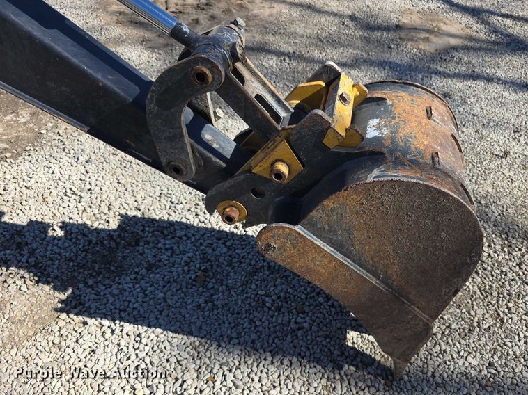 image for item FI0882 2017 John Deere 26G mini excavator