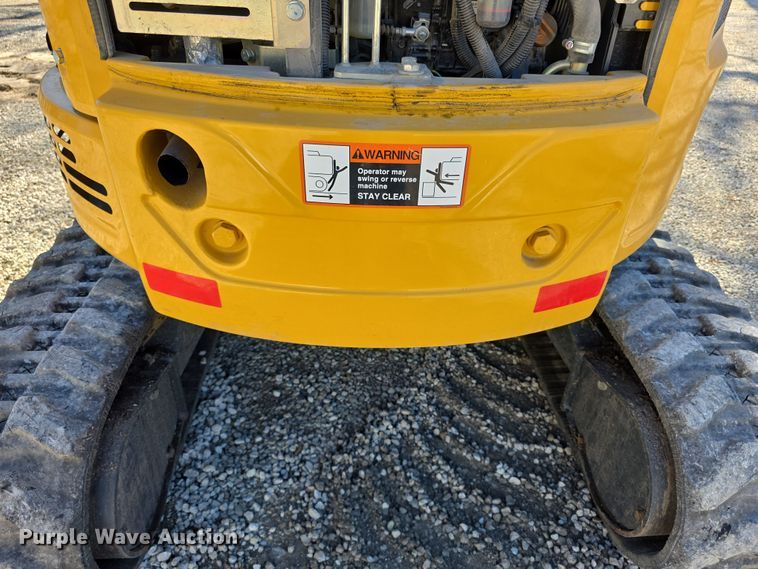 image for item FI0882 2017 John Deere 26G mini excavator