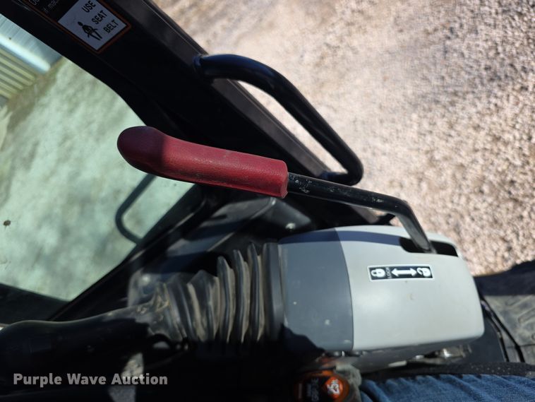 image for item FI0882 2017 John Deere 26G mini excavator