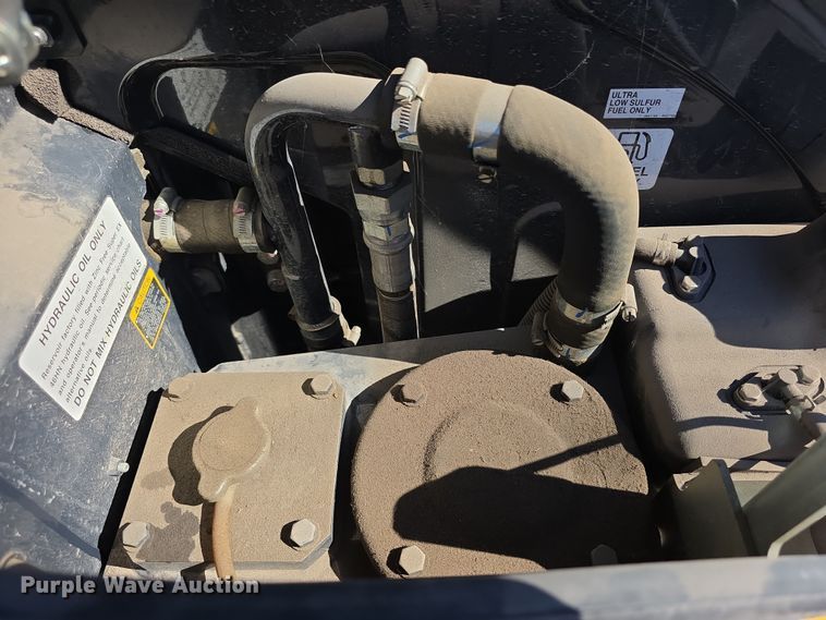 image for item FI0882 2017 John Deere 26G mini excavator