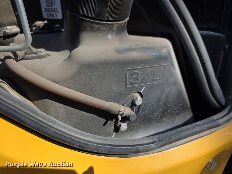 image for item FI0882 2017 John Deere 26G mini excavator