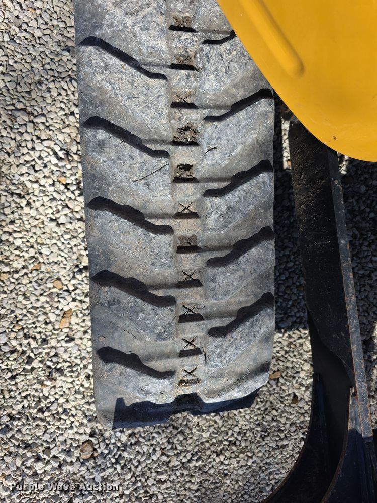 image for item FI0882 2017 John Deere 26G mini excavator