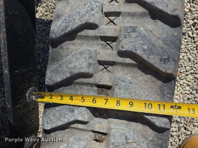 image for item FI0882 2017 John Deere 26G mini excavator