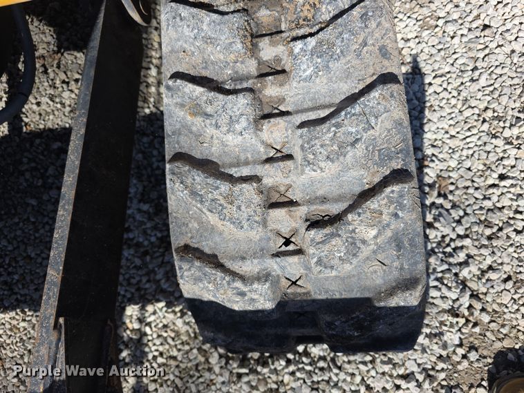 image for item FI0882 2017 John Deere 26G mini excavator