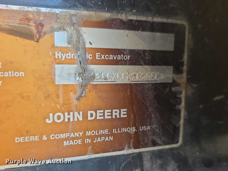 image for item FI0882 2017 John Deere 26G mini excavator