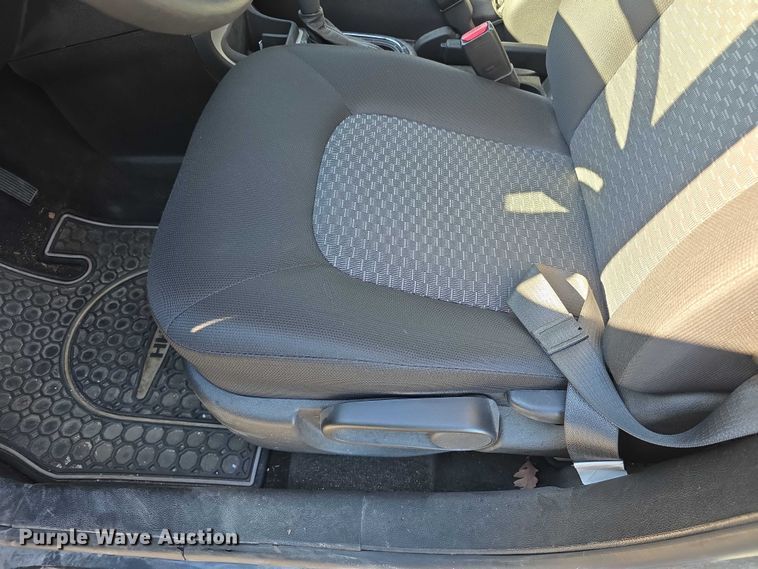 image for item FI0885 2011 Chevrolet HHR SUV