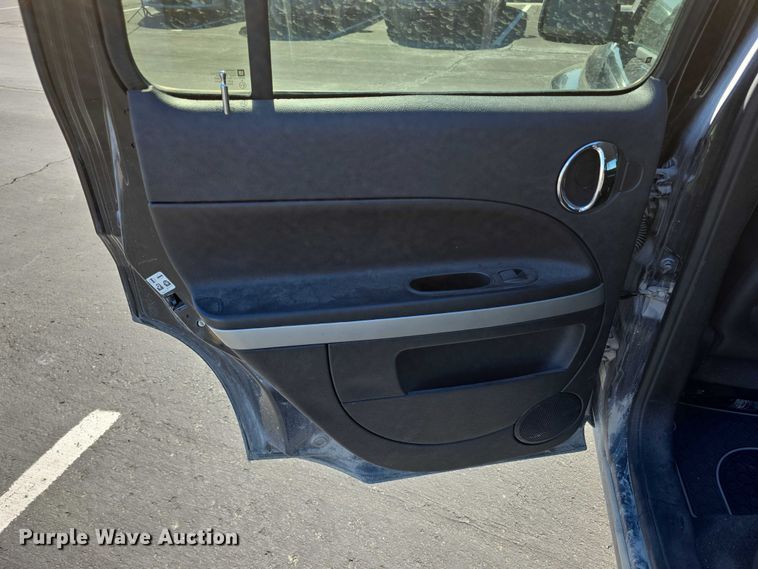 image for item FI0885 2011 Chevrolet HHR SUV