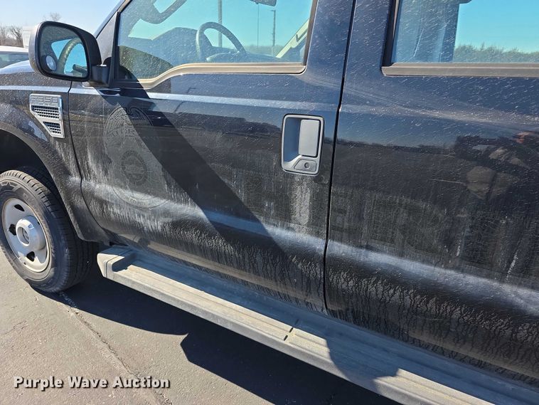 image for item FI0886 2008 Ford F350 XL Super Duty Crew Cab pickup truck