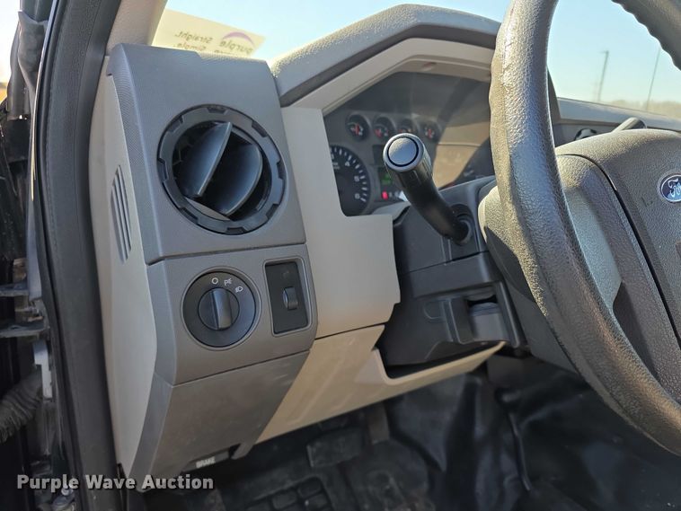 image for item FI0886 2008 Ford F350 XL Super Duty Crew Cab pickup truck