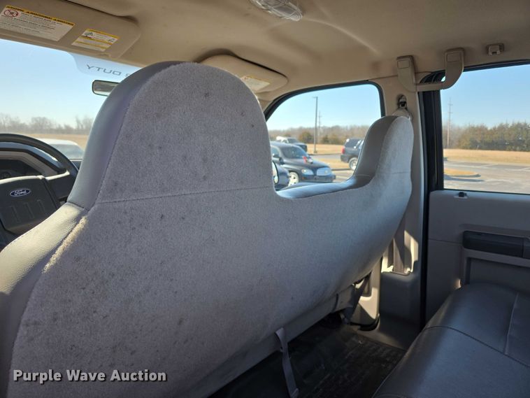 image for item FI0886 2008 Ford F350 XL Super Duty Crew Cab pickup truck