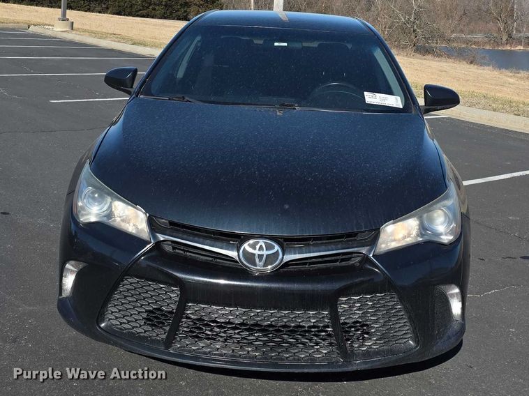 image for item FI0888 2017 Toyota Camry SE 