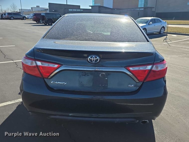 image for item FI0888 2017 Toyota Camry SE 