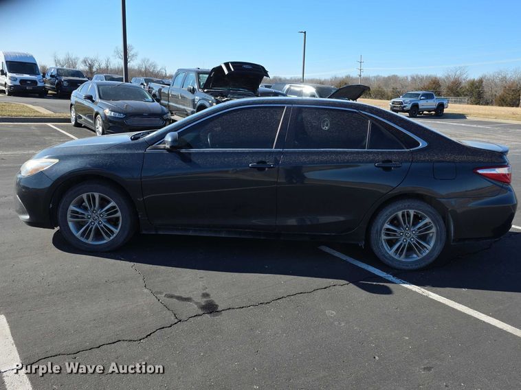 image for item FI0888 2017 Toyota Camry SE 