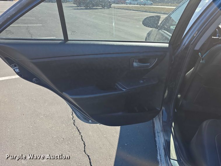 image for item FI0888 2017 Toyota Camry SE 