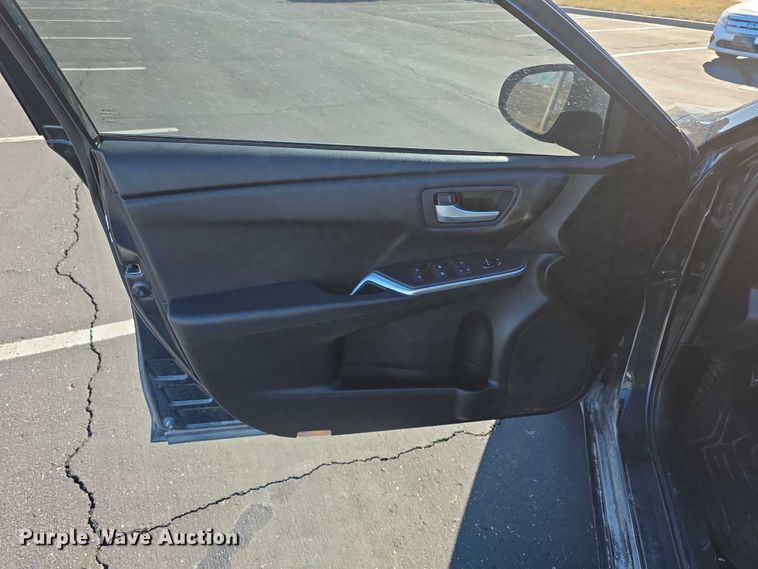 image for item FI0888 2017 Toyota Camry SE 