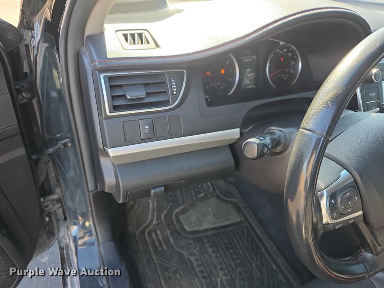 image for item FI0888 2017 Toyota Camry SE 