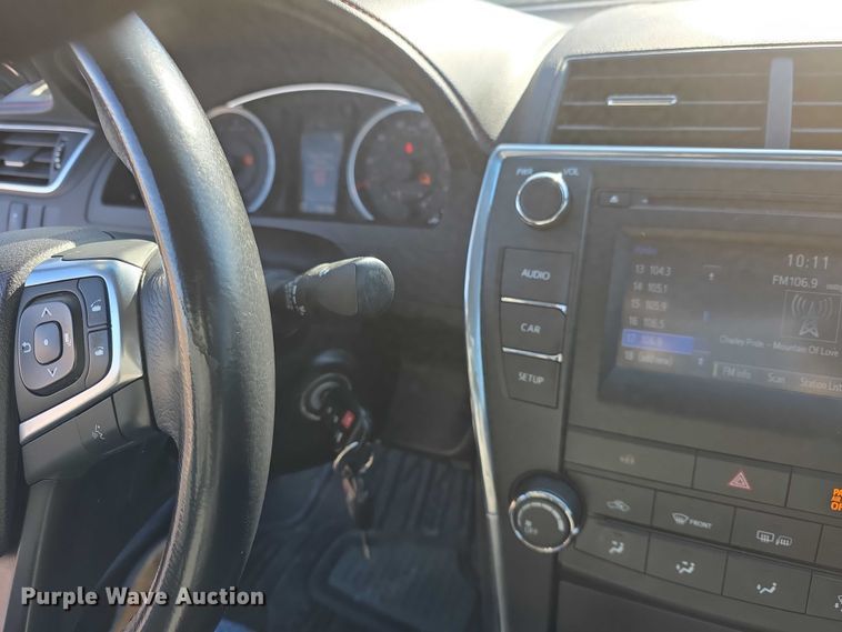 image for item FI0888 2017 Toyota Camry SE 