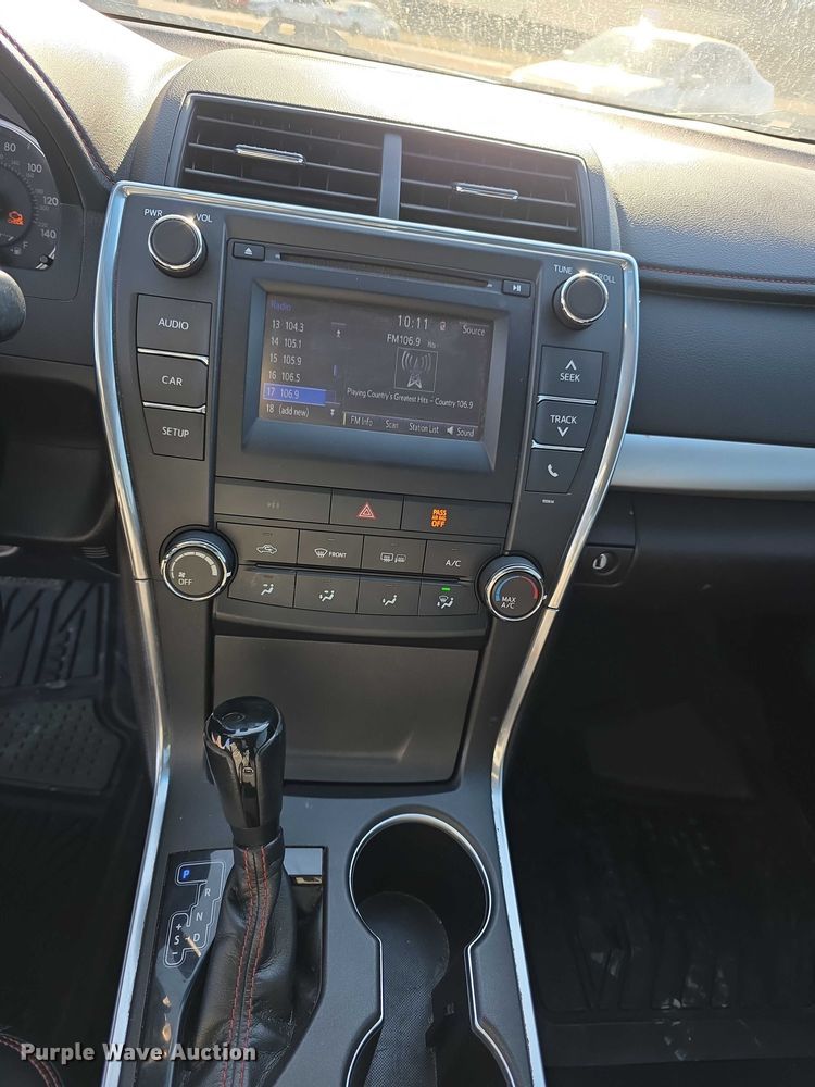 image for item FI0888 2017 Toyota Camry SE 