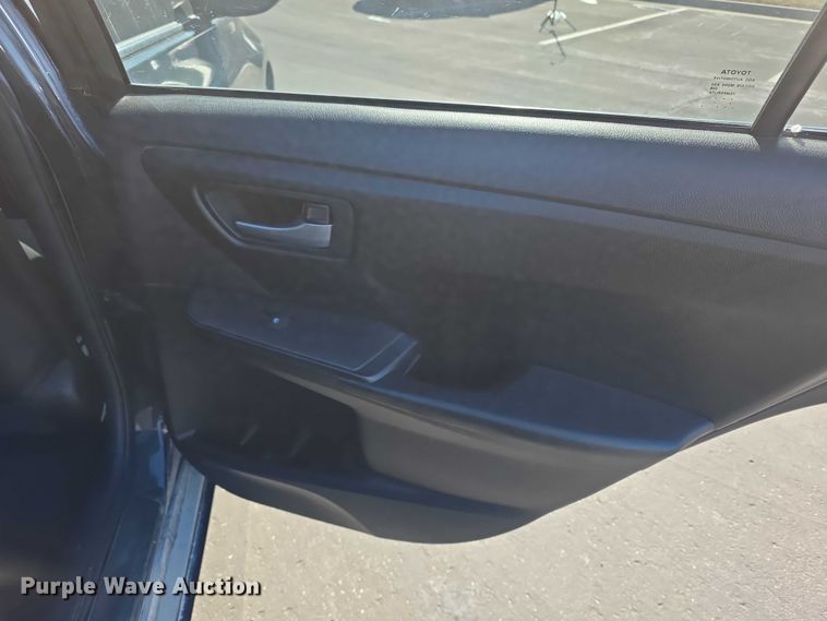 image for item FI0888 2017 Toyota Camry SE 