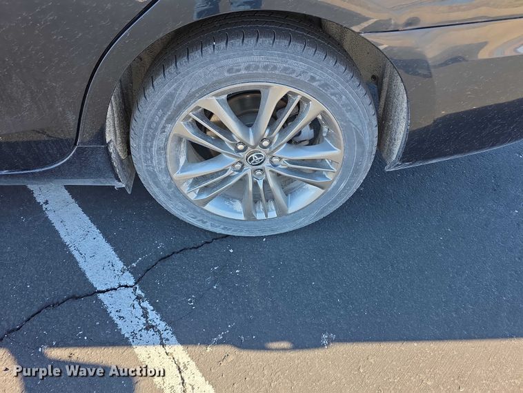 image for item FI0888 2017 Toyota Camry SE 