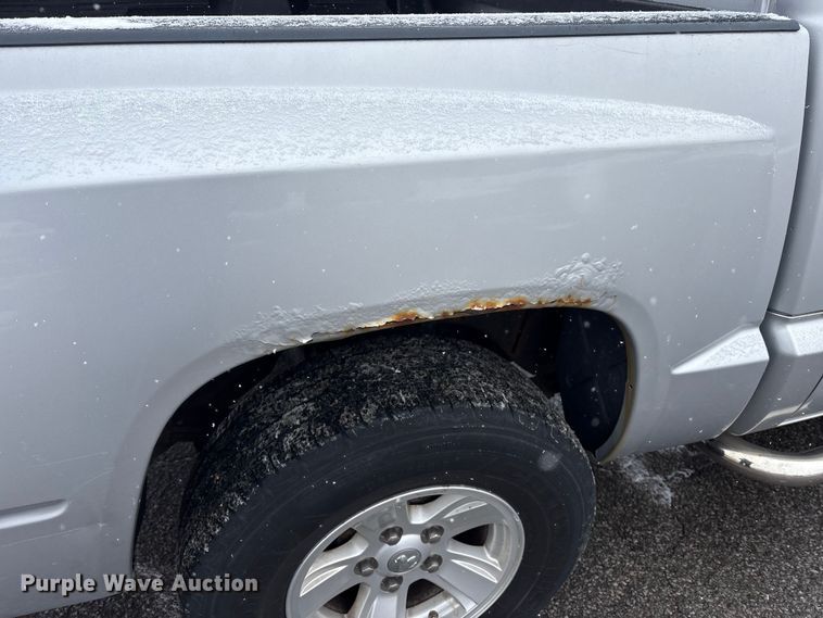 image for item FK1153 2008 Dodge Dakota Crew Cab pickup truck