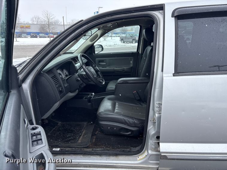 image for item FK1153 2008 Dodge Dakota Crew Cab pickup truck