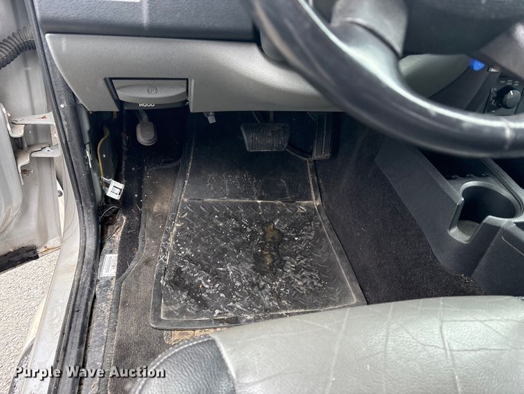 image for item FK1153 2008 Dodge Dakota Crew Cab pickup truck