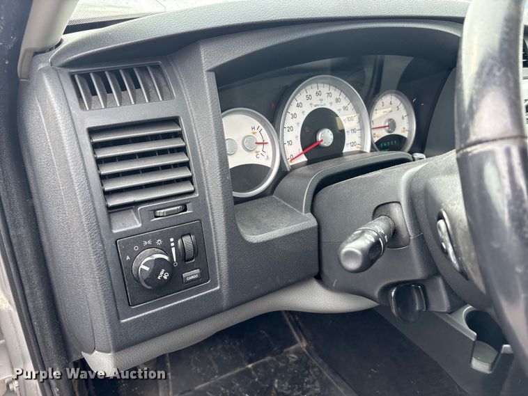 image for item FK1153 2008 Dodge Dakota Crew Cab pickup truck