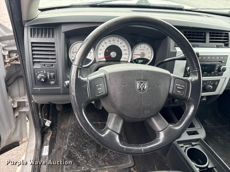 image for item FK1153 2008 Dodge Dakota Crew Cab pickup truck