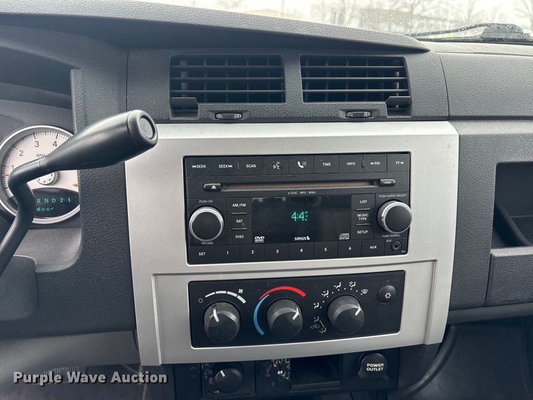 image for item FK1153 2008 Dodge Dakota Crew Cab pickup truck