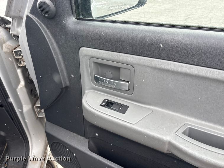 image for item FK1153 2008 Dodge Dakota Crew Cab pickup truck