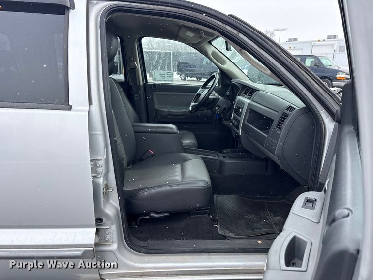 image for item FK1153 2008 Dodge Dakota Crew Cab pickup truck