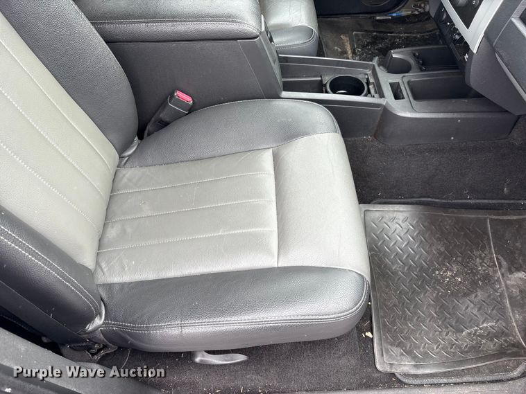 image for item FK1153 2008 Dodge Dakota Crew Cab pickup truck