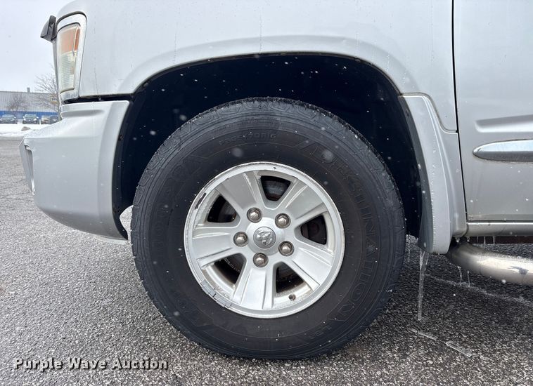 image for item FK1153 2008 Dodge Dakota Crew Cab pickup truck