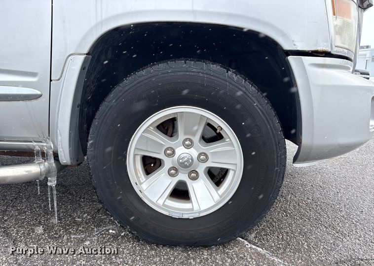 image for item FK1153 2008 Dodge Dakota Crew Cab pickup truck