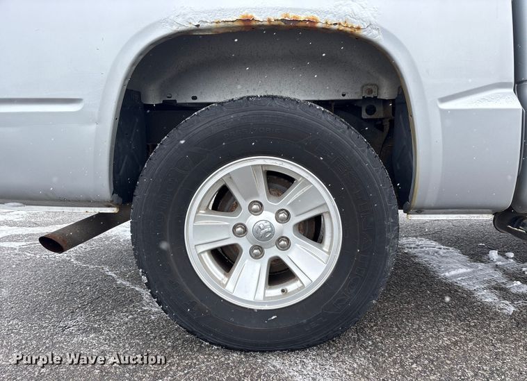 image for item FK1153 2008 Dodge Dakota Crew Cab pickup truck