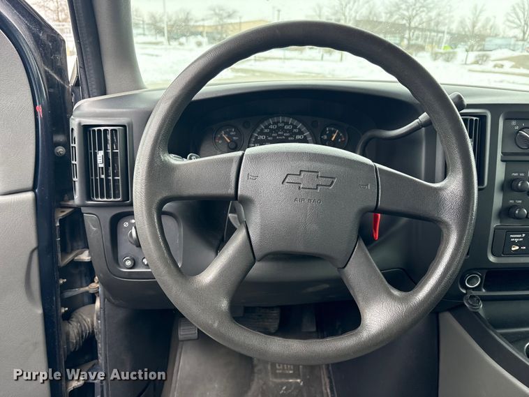 image for item FK1154 2007 Chevrolet Express 3500 van