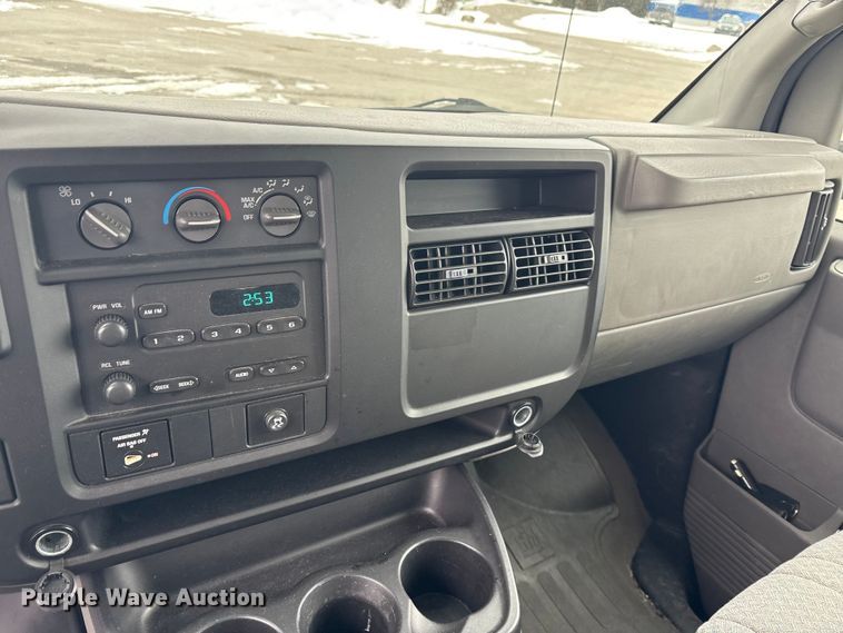 image for item FK1154 2007 Chevrolet Express 3500 van