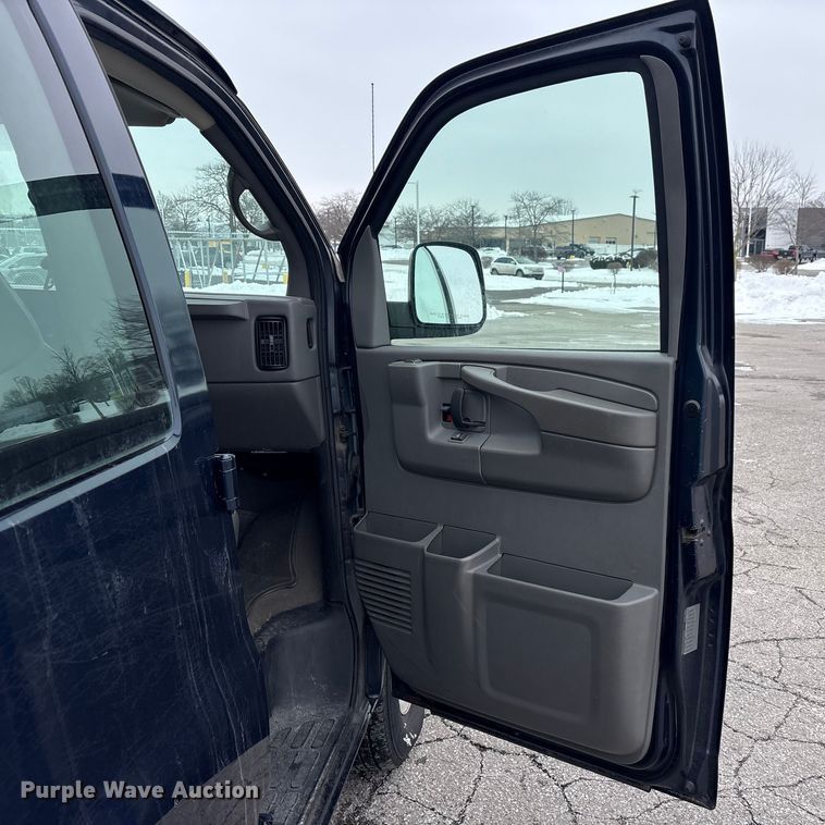 image for item FK1154 2007 Chevrolet Express 3500 van