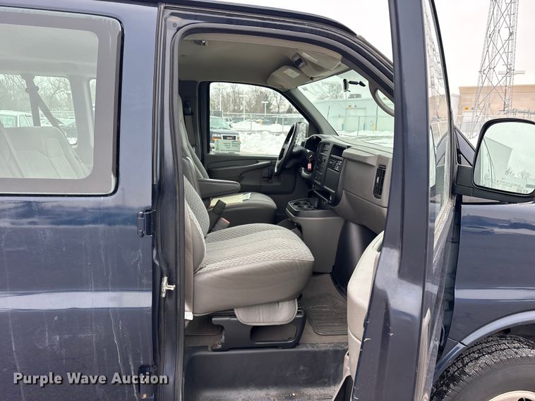 image for item FK1154 2007 Chevrolet Express 3500 van