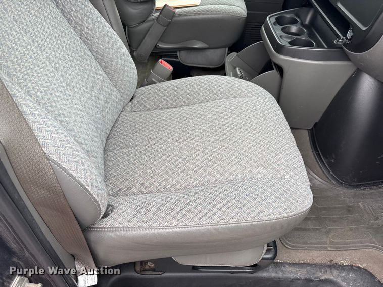image for item FK1154 2007 Chevrolet Express 3500 van
