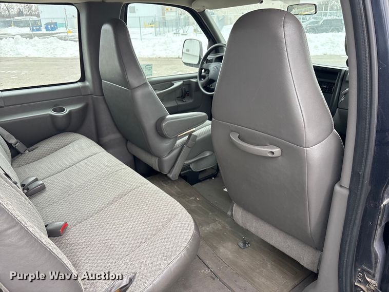 image for item FK1154 2007 Chevrolet Express 3500 van