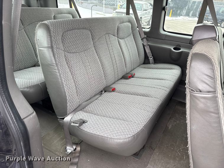 image for item FK1154 2007 Chevrolet Express 3500 van