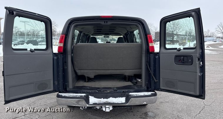 image for item FK1154 2007 Chevrolet Express 3500 van