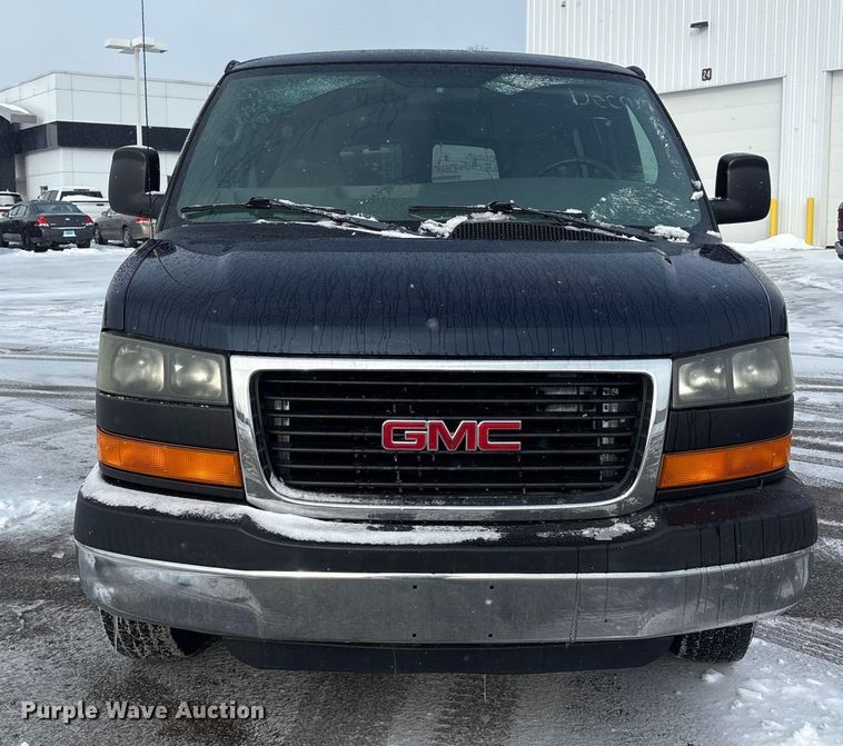 image for item FK1155 2005 GMC Savana van