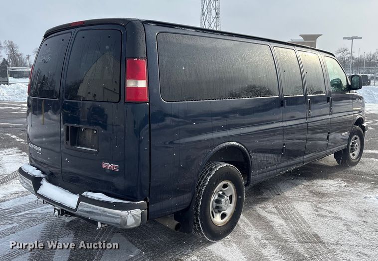 image for item FK1155 2005 GMC Savana van