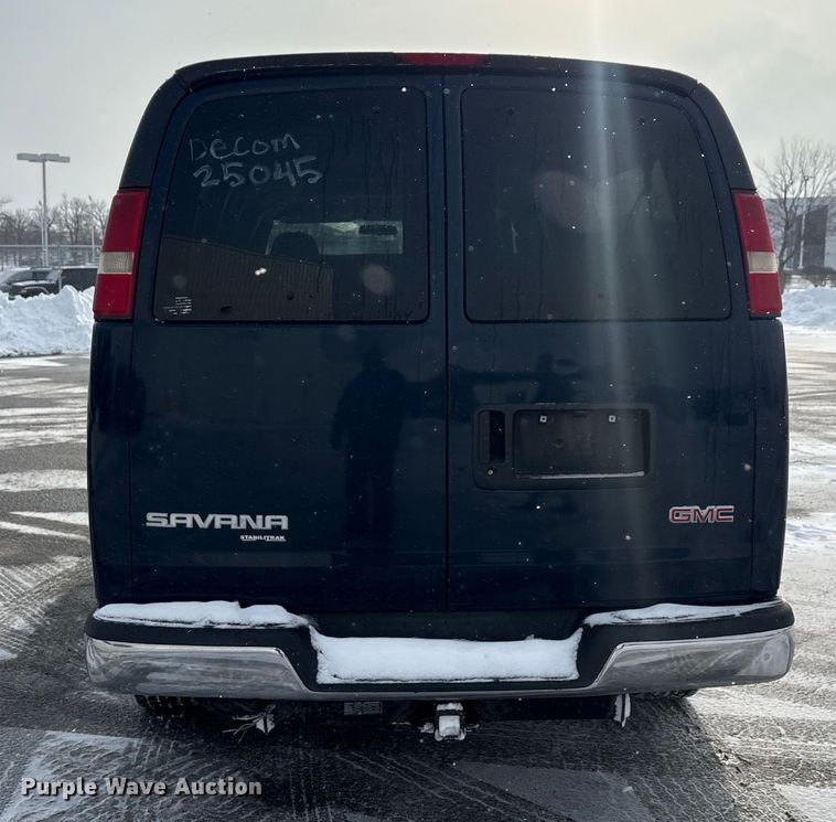 image for item FK1155 2005 GMC Savana van