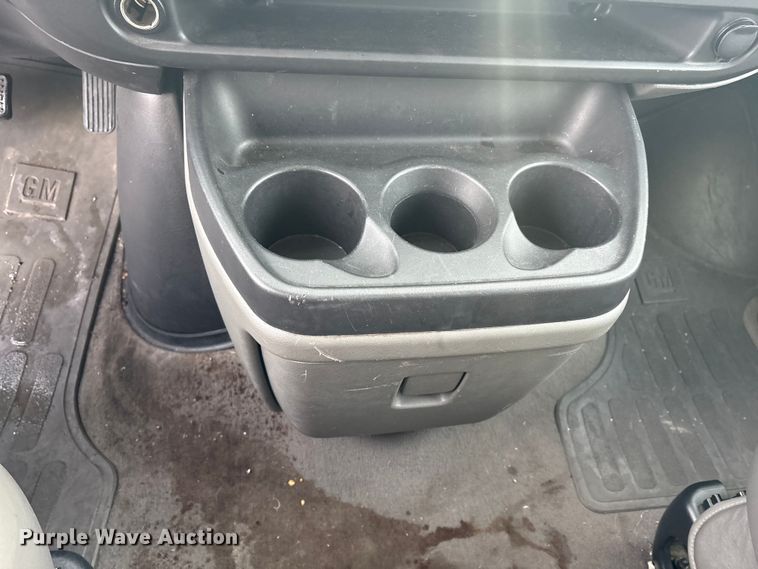 image for item FK1155 2005 GMC Savana van