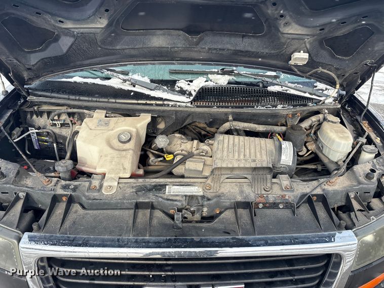 image for item FK1155 2005 GMC Savana van